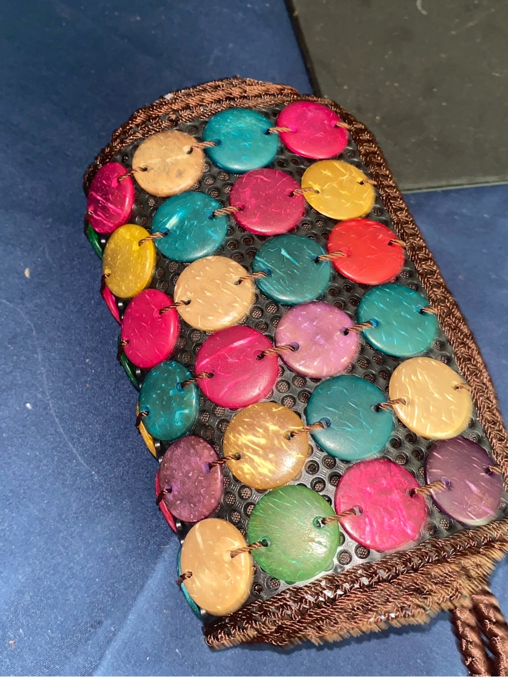 Handmade Artisanal Puerto Rico Coconut Shell Beaded Wristlet Mini Crochet Purse - Picture 7 of 10